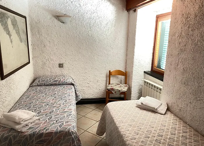 Isola With Terrace And Stunning Sea View Corniglia