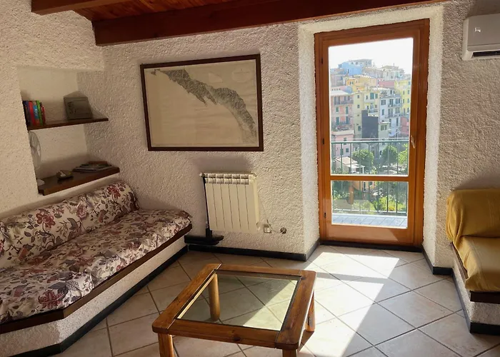 Isola With Terrace And Stunning Sea View