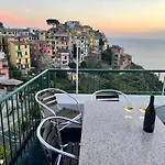 Isola With Terrace And Stunning Sea View
