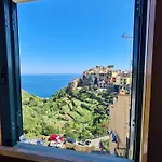 Isola With Terrace And Stunning Sea View Апартаменты *
