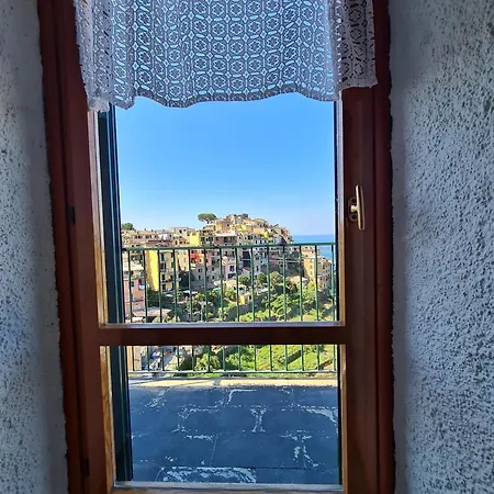 Isola - In The Center With Terrace - Sea View & Ac * Corniglia